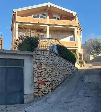 Apartment Studio Apartman Promona
