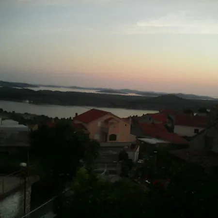 Apartment Studio Apartman Promona *